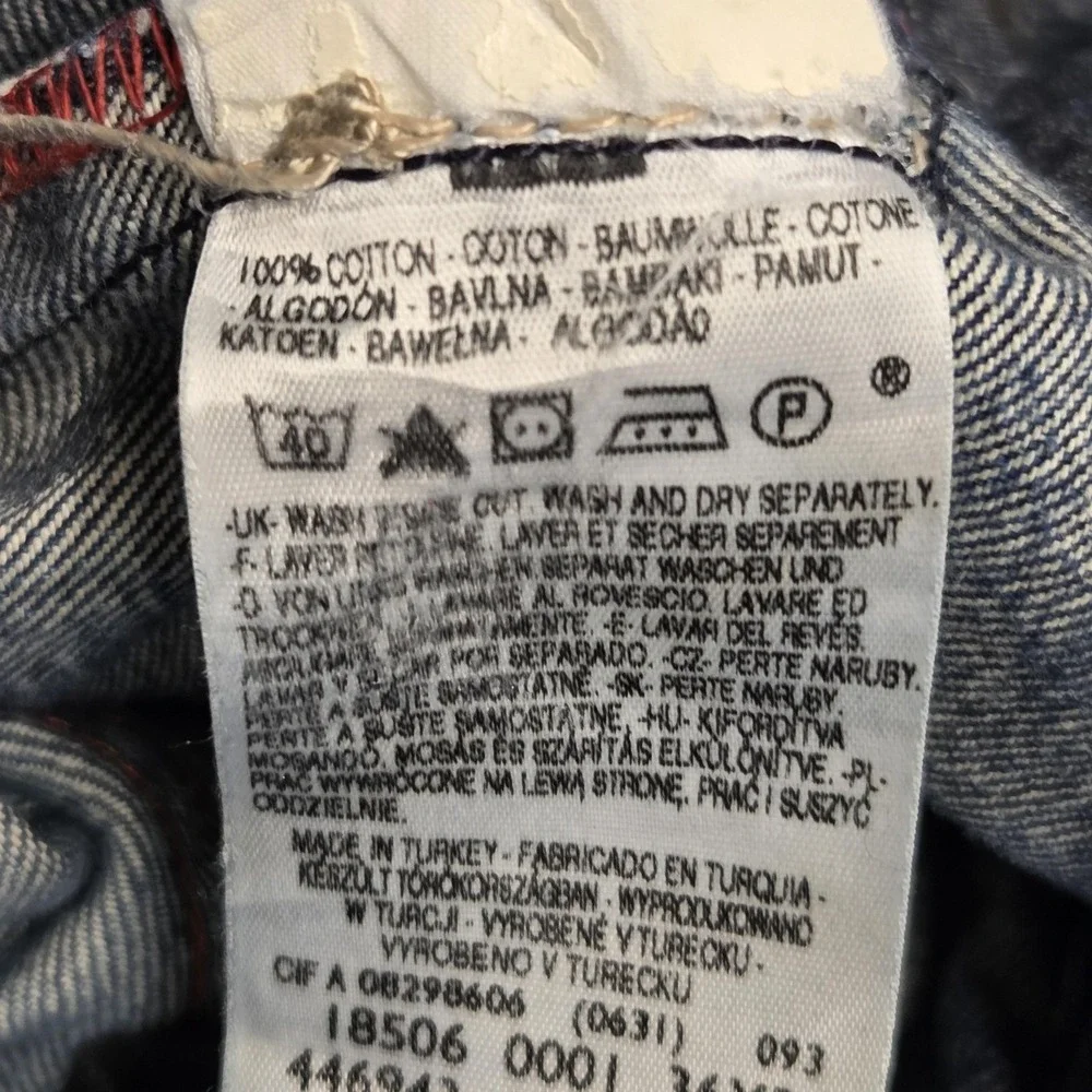 Levis 11904 important